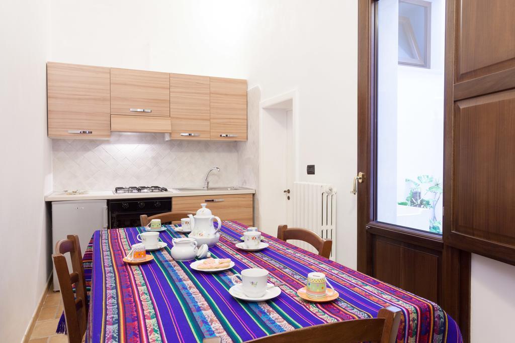 Appartamenti "Il Delfino" Lecce Habitación foto